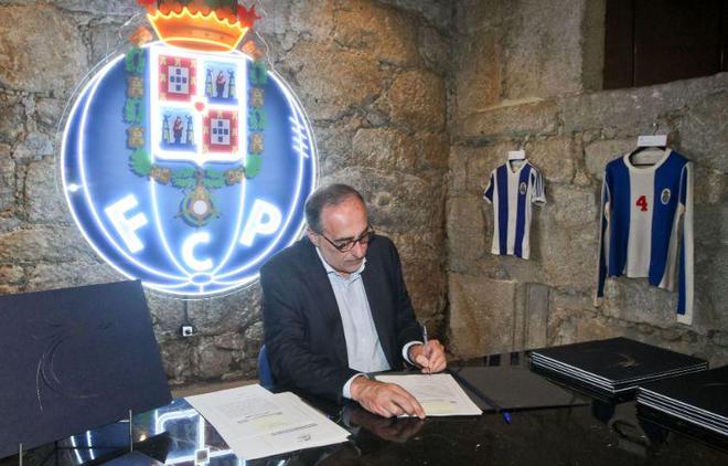 新华社：最后3场已无容错空间，国足争夺小组三四名是务实目标.