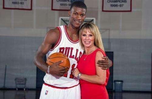 三分投篮而 三分投篮而